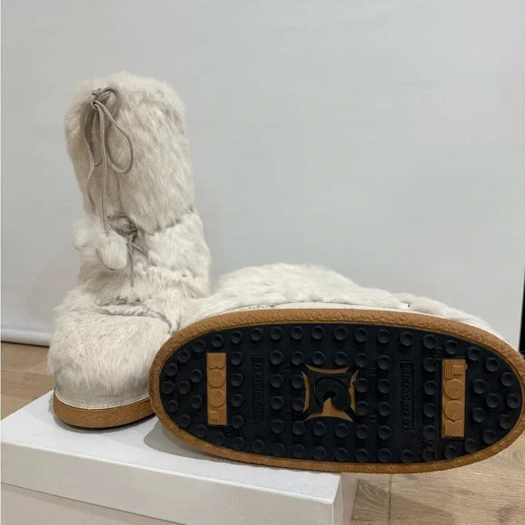 Bogner Furry Cream Winter Boots - Picture 2 of 2